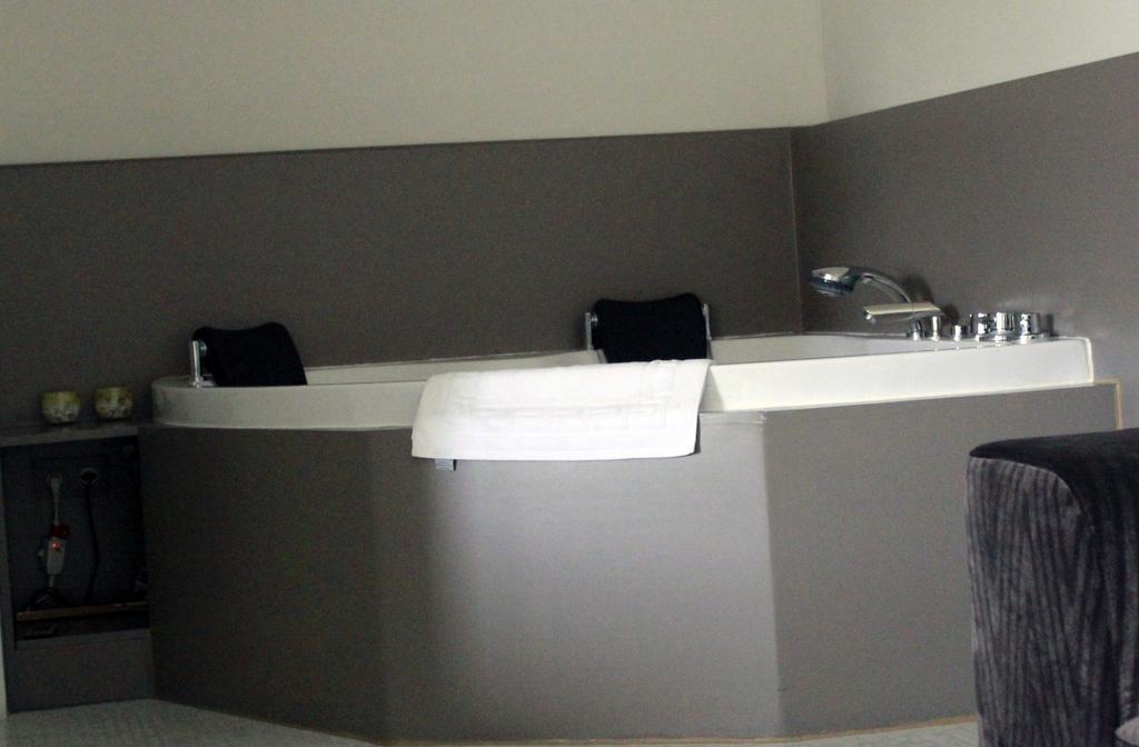 Den Bongaerd B&B And Wellness Tongeren Kültér fotó